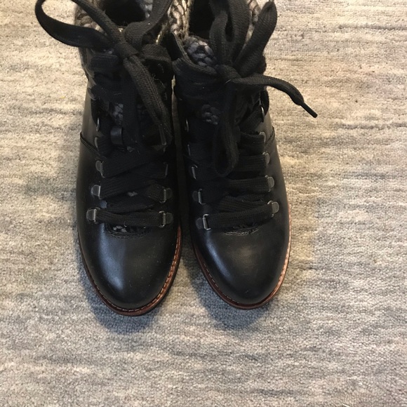 Bionico slip resistant lace ankle boots size 7. - Picture 5 of 6